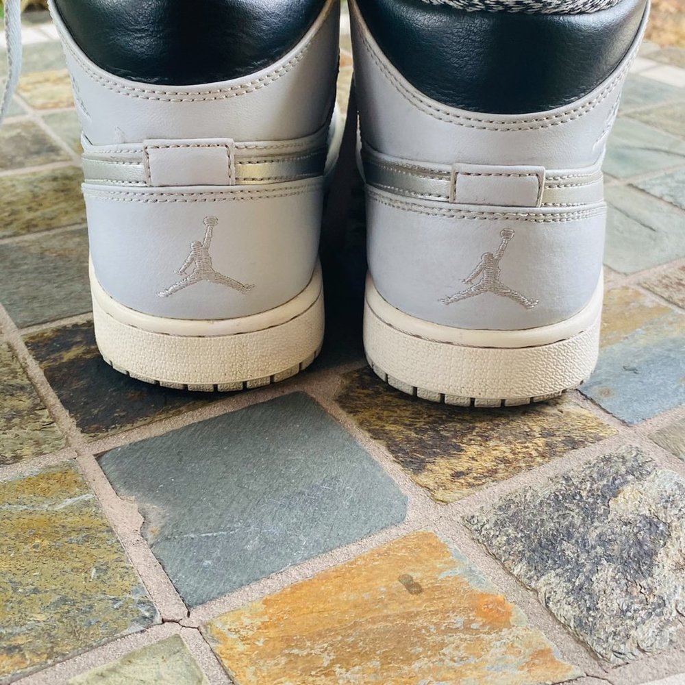 Nike Air Jordan 1 Men's 8 Women's 10 - Picture 9 of 11